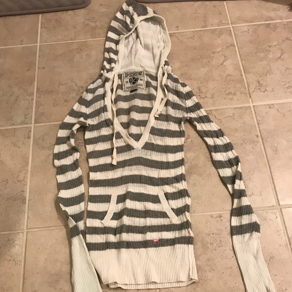 Victoria’s Secret pink lightweight sweater small